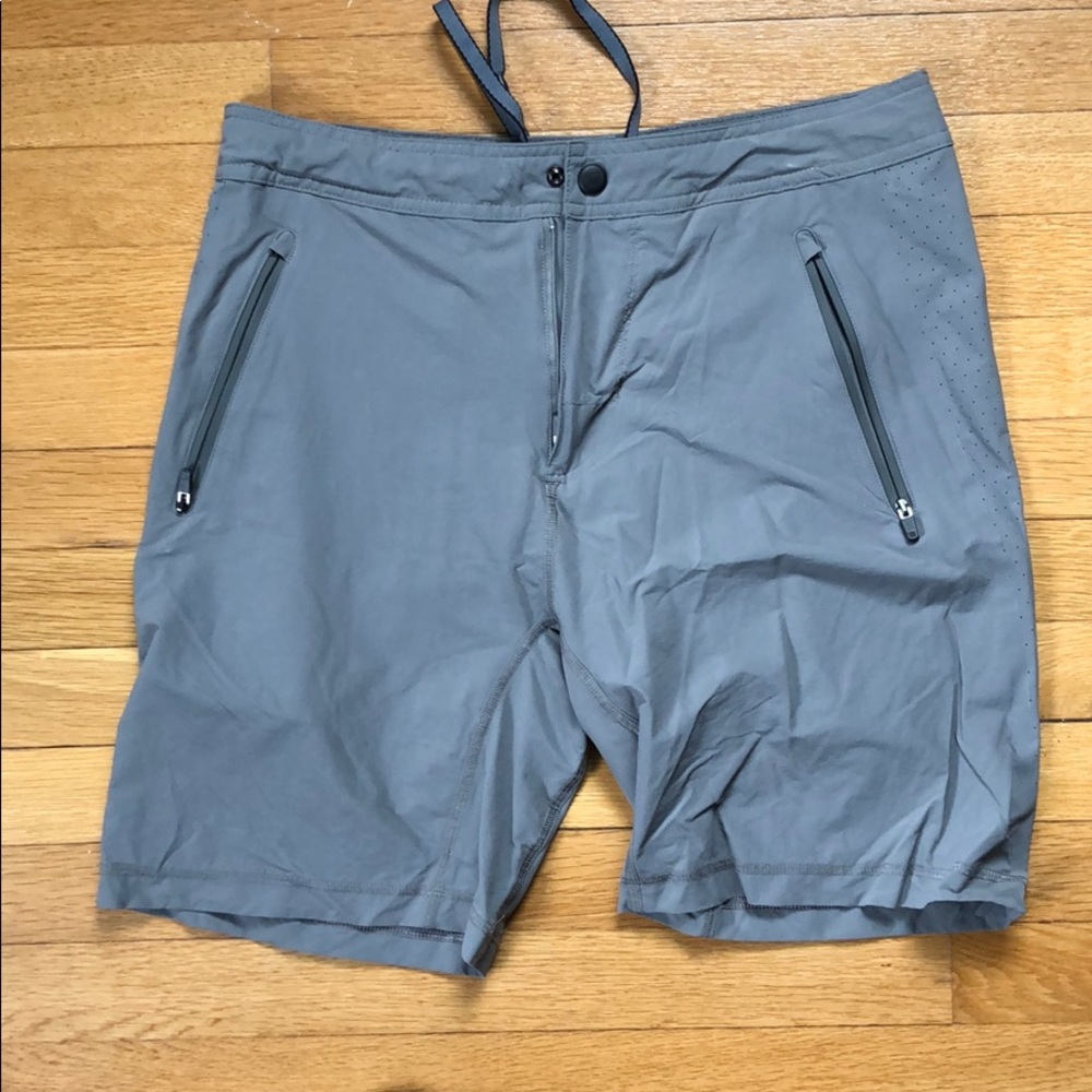 Mack Weldon Radius Flex Gray Men’s Shorts – Size Small – Performance Stretch